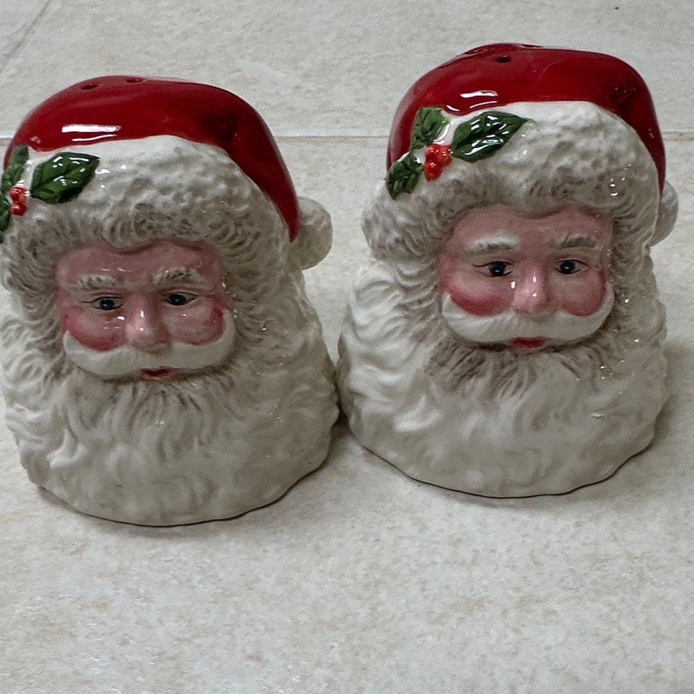 Santa Claus Ceramic Salt and Pepper Shakers